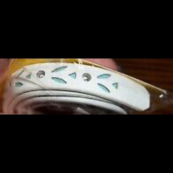 Origami Owl White Leather Wrap Bracelet 6”-7 1/4" - Picture 10 of 11